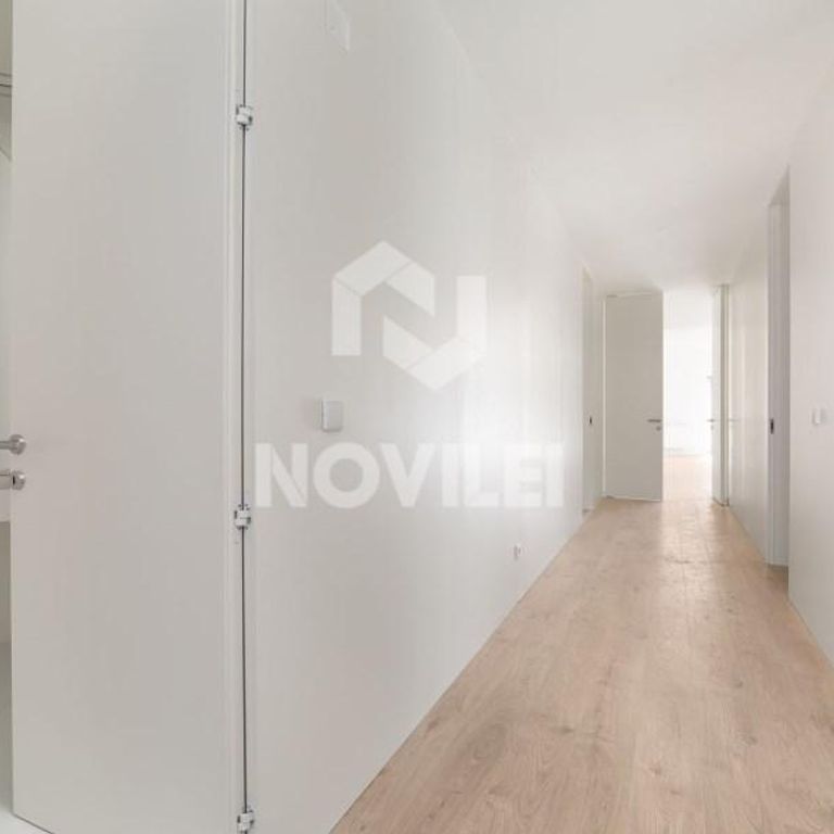 4 room luxury Apartment for rent in Leiria, Distrito de Leiria - Photo 1