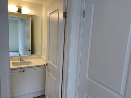 For Lease - 2635 William Jackson Drive Unit# 308, Pickering, Ontario - Photo 4