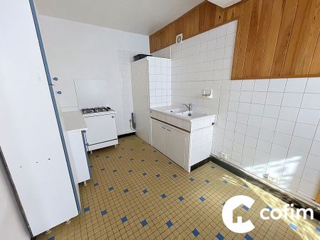 Location Appartement 3 pièces 75m² OLORON STE MARIE 64400 - Photo 3