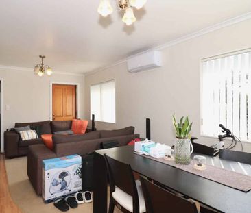 Macleans College Zone! 2-Bedroom Unit with Study & Water Included - Photo 1