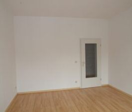 Jößnitzer Str. 147, Wohnung 2 ~~~ Terrasse, Tageslichtbad mit Wanne... - Photo 3