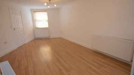 2 bedroom end of terrace house to rent - Photo 4