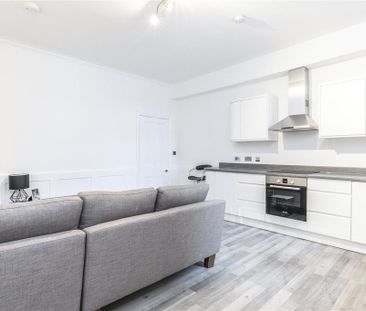 3 bedroom apartment to rent - Photo 2