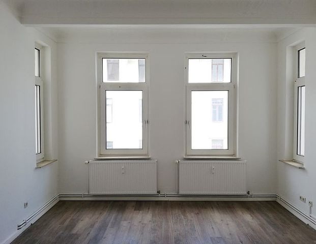 Große 3-Zimmer-Wohnung mit Balkon in Bremerhaven-Lehe! - Photo 1