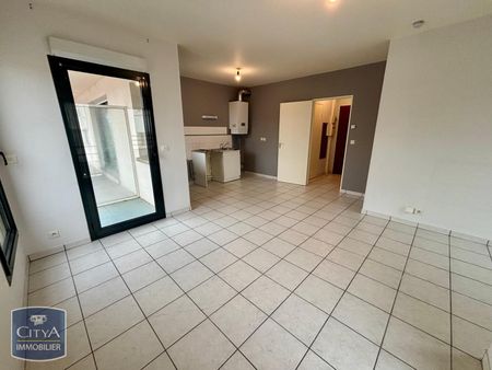 Location Appartement 2 pièces 40m² CHATEAUROUX 36000 - Photo 2