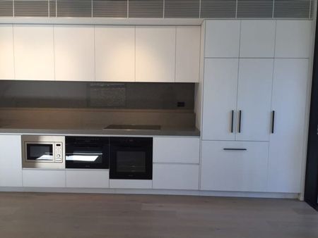 MODERN, QUALITY 2 BEDROOM, 2 BATHROOM, 2 PARKING SECURITY APARTMENT - Photo 2