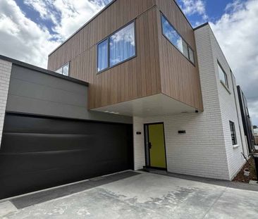 THREE BEDROOMS, WEST END - Photo 5