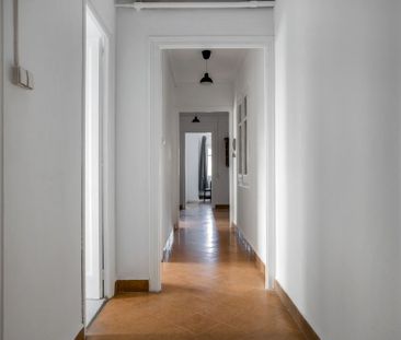 Nice and sunny room in Valencia street - Photo 4