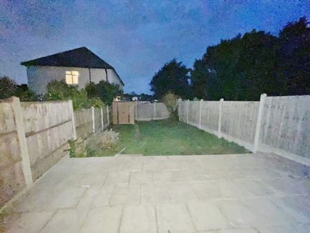 3 bedroom terraced house to rent - Photo 2