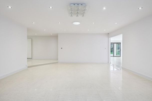 5 bedroom detached house to rent - Photo 1