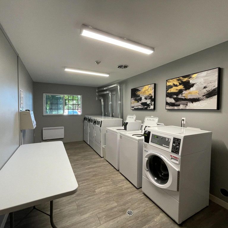 Breton Place Apartments - Choose your rent level - Call for Details - Heat, water & parking included - Photo 1