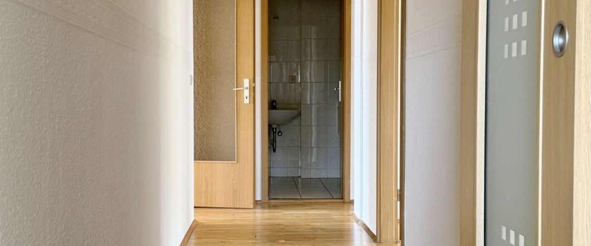 3-Raum • Sonnenbalkon • Parkett • Einbauküche möglich • Stellplatz • RARITÄT Schnell sein ! - Photo 1