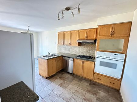 For Lease - 77 Forestgrove Circle, Brampton, Ontario - Photo 5