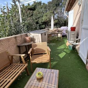 Location Appartement 4 pièces 74 m2 à Aubagne - Photo 2