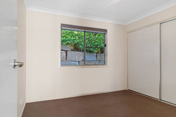 IMMACULATE THREE-BEDROOM HOME - Photo 1