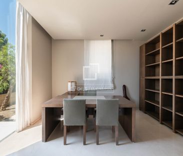 Stunning 6-bedrooom modern villa for rent on the seafront in Gava Mar - Photo 5