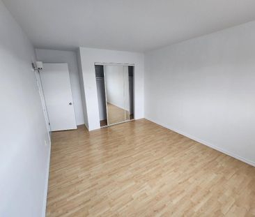 4 1/2 BOUL. CASAVANT O. 1 er JUILLET - Photo 1