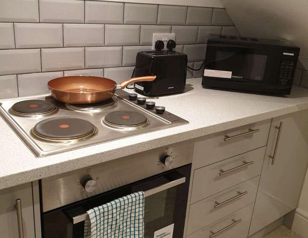 Hook Road Unit 6 - Photo 1