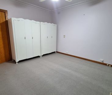 Large Family Home Gardening periodic maintenance service included w... - Photo 2