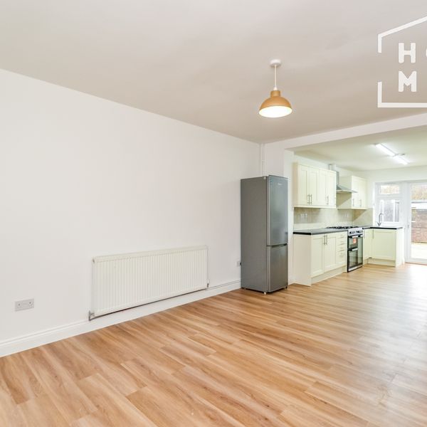 Ardley Close SE6 - Photo 1