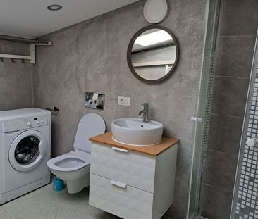 Studio cochet de închiriat în mansardă, inima orașului! - Fotografie 4