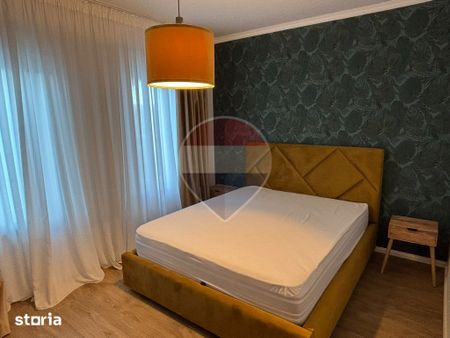 Casă / Vilă cu 5 camere de închiriat - Photo 4