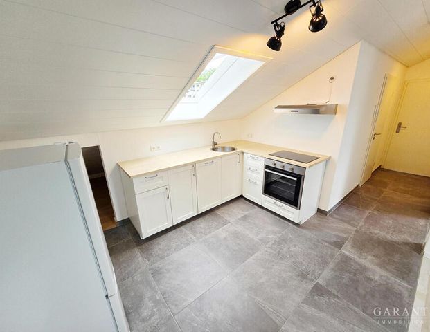 Aufwendig sanierte 2 Zimmer-Dachgeschoss-Wohnung in ruhiger Lage - Photo 1