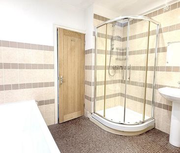 4 bedroom semi-detached house to rent - Photo 5