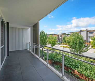 Modern Apartment in ideal location - Photo 6