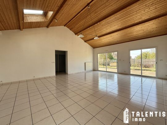 Location Maison 3 pièces 85m² CHAUMES EN RETZ 44320 - Photo 1