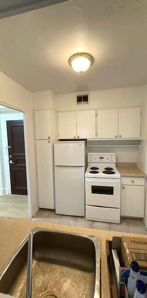 Studio - Westmount - $1,200 /mo - Photo 1