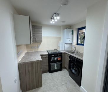 1 bedroom in a flat share to rent - Photo 6