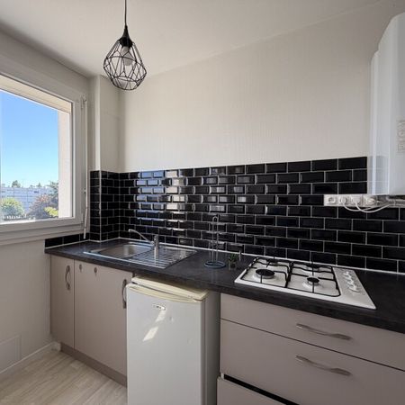 Location Appartement 1 pièce 27m² ORLEANS 45100 - Photo 3