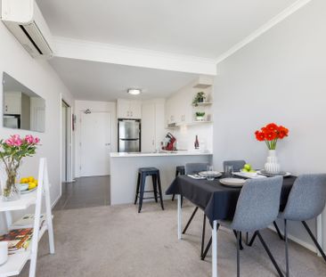 Crestwood Apartment Living - Photo 3