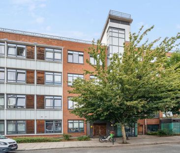 2 bedroom flat to rent - Photo 2