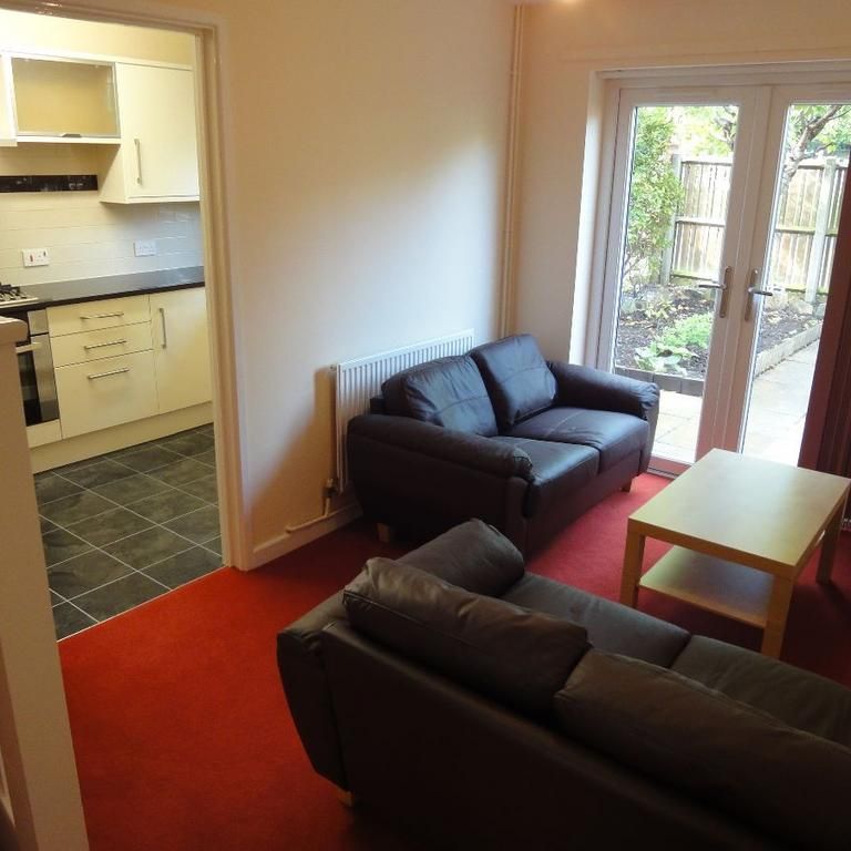 4 bedroom house to rent - Photo 1