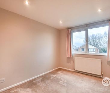 4 bedroom semi-detached house to rent - Photo 3