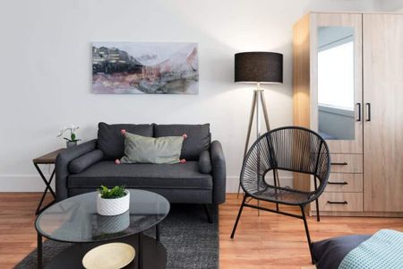Edmonton Furnished Studio Rental in Oliver - Chic and Luxury studio suite in the heart of Oliver Downtown! - Photo 2