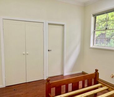 Near New, High Ranking High School Catchment. Superb Blue Ribbon lo... - Photo 1