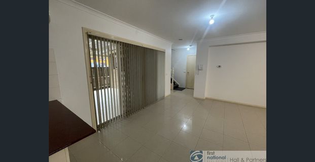 Three bedroom unit! - Photo 1