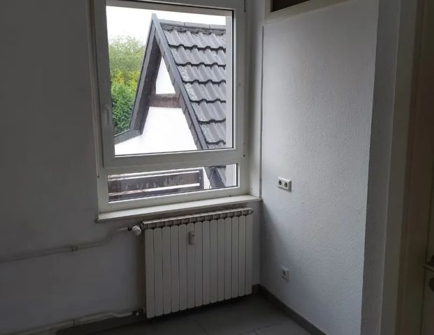 Gemütliche 3-Raum-Wohnung für Singles im Herzen von Oberpleis - Photo 1