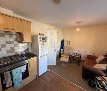 Wind Street, Ammanford, SA18 - Photo 2