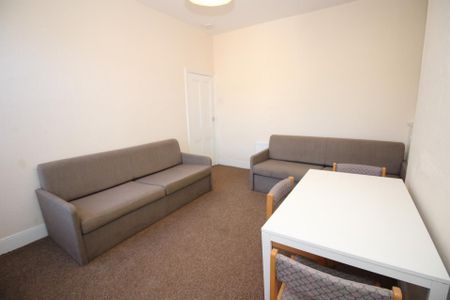 3 bedroom Student Flat to rent in Coniston Avenue, Jesmond, Newcastle Upon Tyne - Photo 2