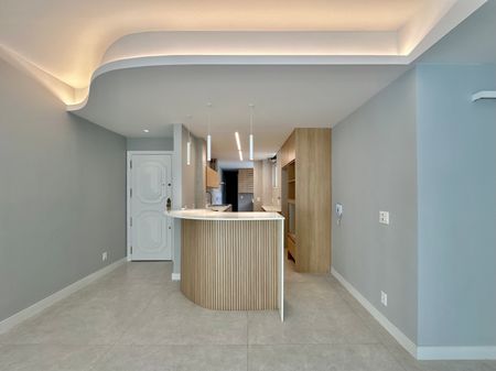 Apartamento totalmente reformado na quadra da praia em Copacabana - Photo 4