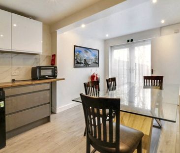 Room 3 - Cadogan Close, South Harrow, HA2 - Photo 3