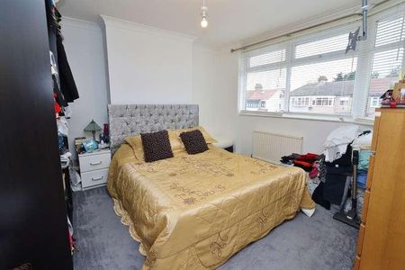 Collier Row Road, Romford, RM5 - Photo 4
