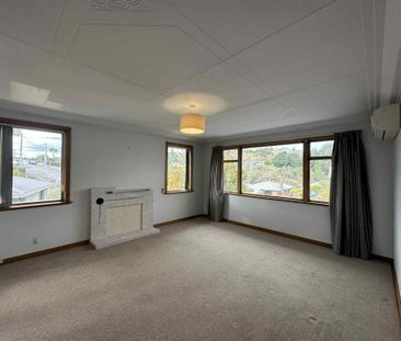 Sunny and spacious in Bradford! - Photo 5