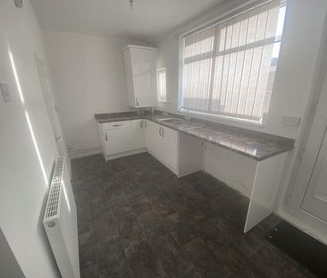 3 bedroom terraced house to rent - Photo 6