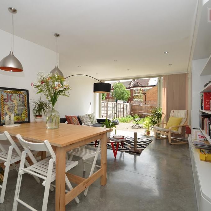 4 bedroom maisonette to rent - Photo 1