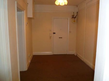 OIRO £1,500 pcm - Available Now - Unfurnished - Photo 3